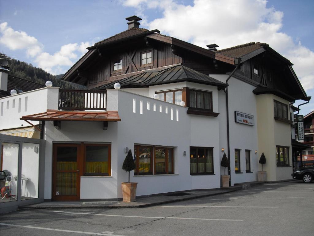 Pizzeria Restaurant Wieser Rasùn di Sotto Habitación foto